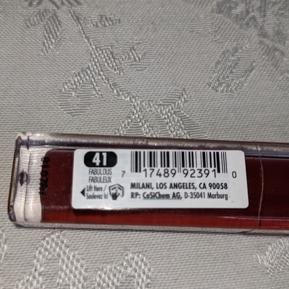 Milani Amore Matte Fabulous-41 Lip Creme  Reddish Brown - Picture 6 of 9